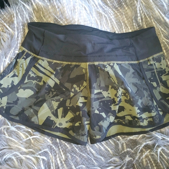 lululemon athletica Pants - Lululemon green camo shorts 8